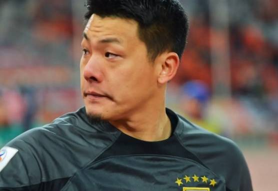 包含晋级下一阶段引发热议！，Uzi在SKT比赛中出色发挥引发球迷热议的词条-爱游戏体育官网