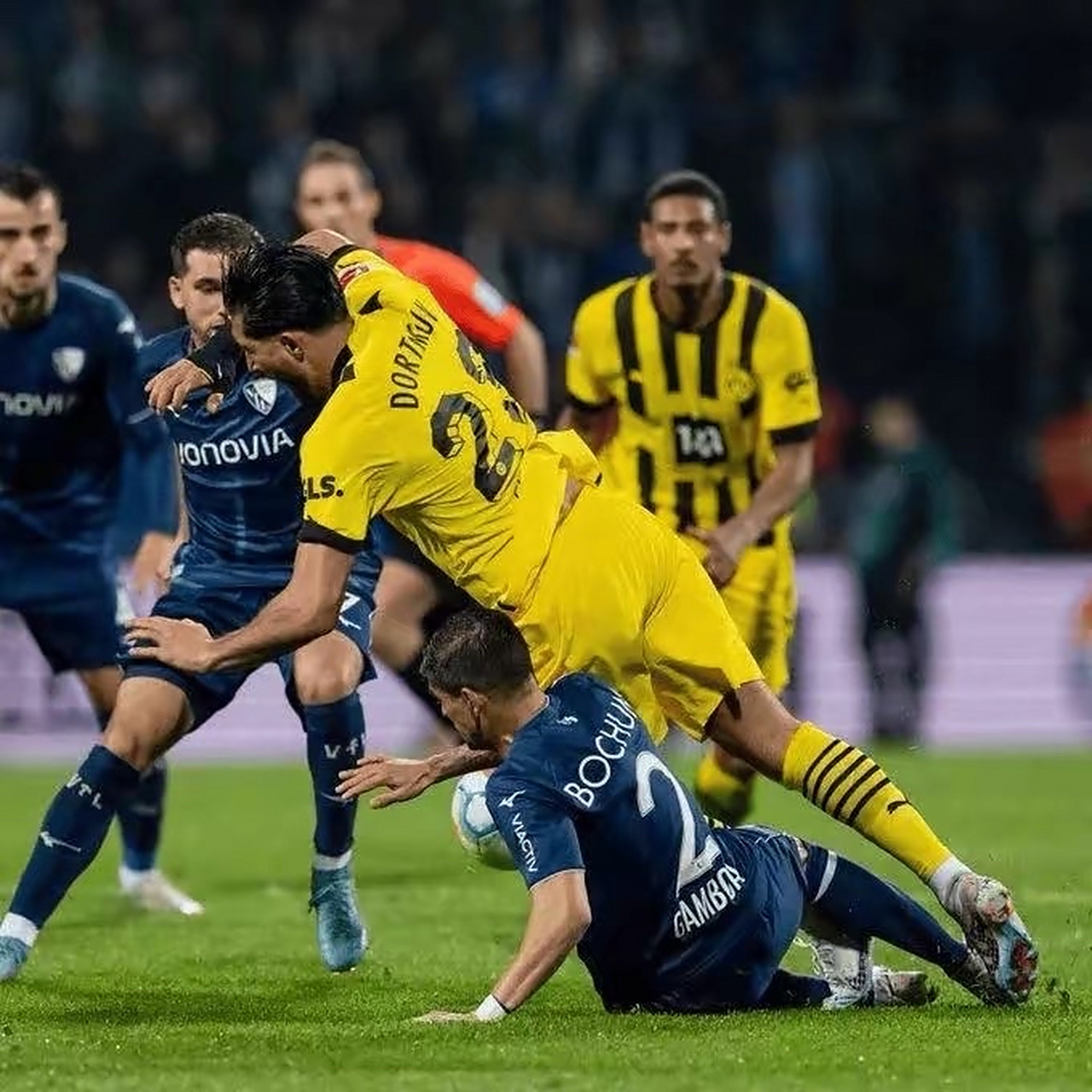 成都蓉城发布备战花絮，今晚更衣室发声，德甲任务艰巨，纪律约束更严格(成都蓉城主场一边倒)-爱游戏体育官网